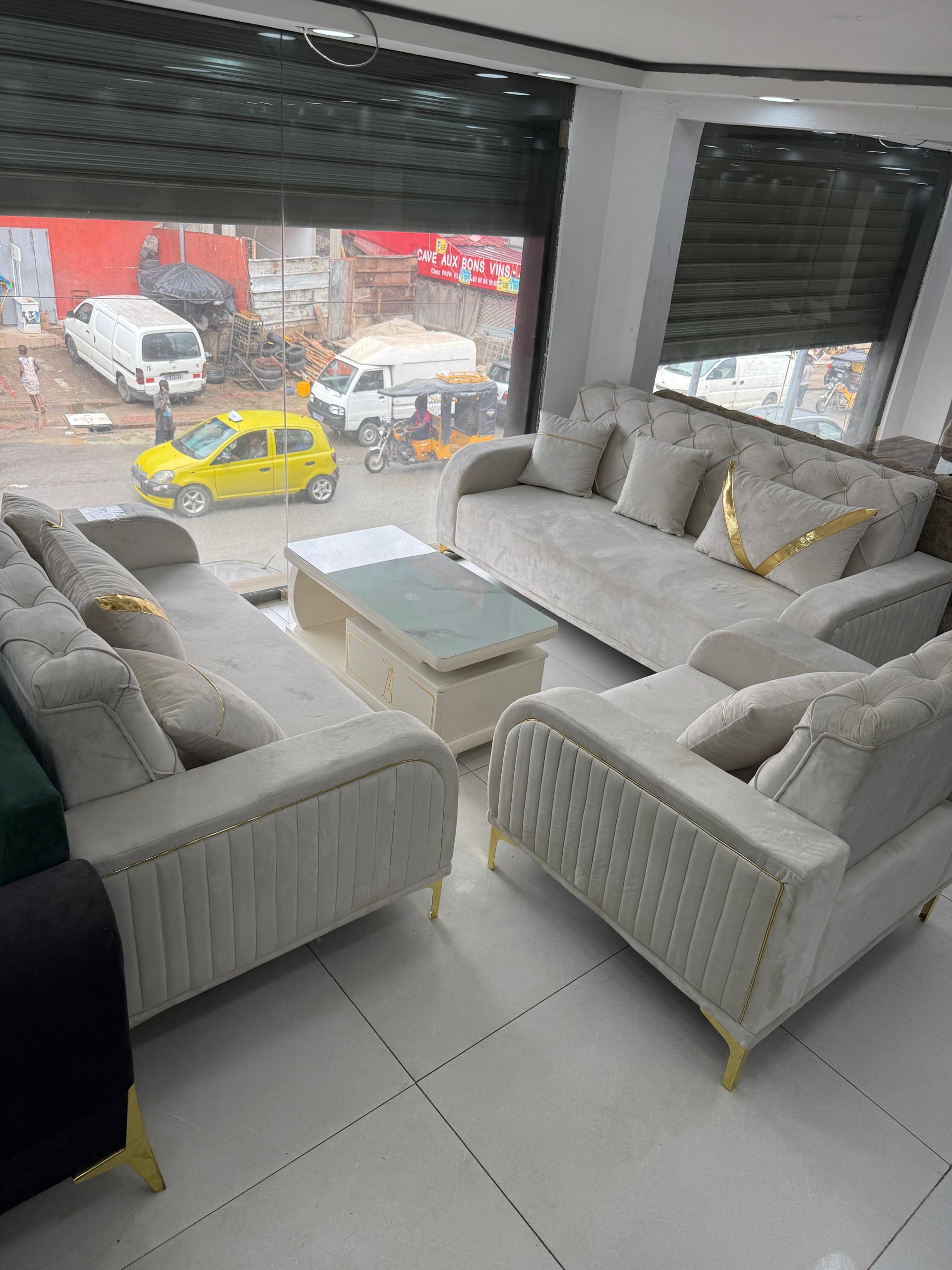 Ensemble Fauteuil 2 grands 1 petit avec table Ensemble Fauteuil 2 grands 1 petit avec table